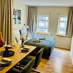 Apartment Aycatcherhomes - Chiron Boutique 2br Old Town *