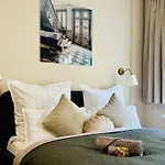 Aycatcherhomes - Chiron Boutique 2br Old Town Apartment