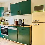 Apartment Aycatcherhomes - Chiron Boutique 2br Old Town Marburg