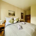 Aycatcherhomes - Chiron Boutique 2br Old Town Apartment *