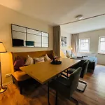 Aycatcherhomes - Chiron Boutique 2br Old Town Apartment *
