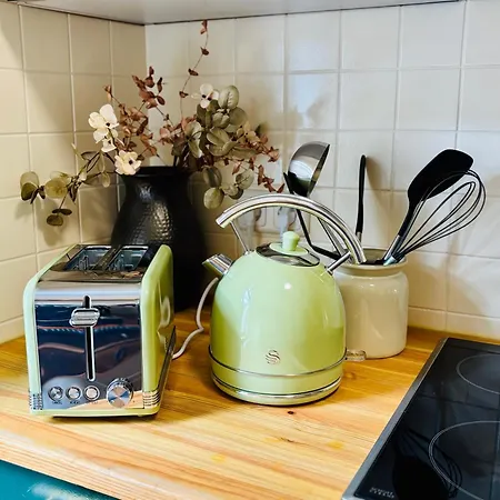 Appartement Aycatcherhomes - Lage I 4 Personen I 2 Schlafzimmer I Zentral I Altstadt I Naehe Fluss Lahn I Wlan I Boutique App Chiron