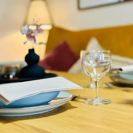 Aycatcherhomes - Chiron I Old Town I 2br I 4 Guests Marburg