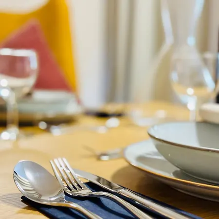 Aycatcherhomes - Lage I 4 Personen I 2 Schlafzimmer I Zentral I Altstadt I Naehe Fluss Lahn I Wlan I Boutique App Chiron *