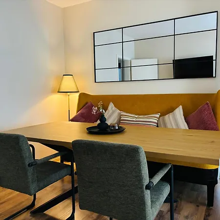 Aycatcherhomes - Lage I 4 Personen I 2 Schlafzimmer I Zentral I Altstadt I Naehe Fluss Lahn I Wlan I Boutique App Chiron *