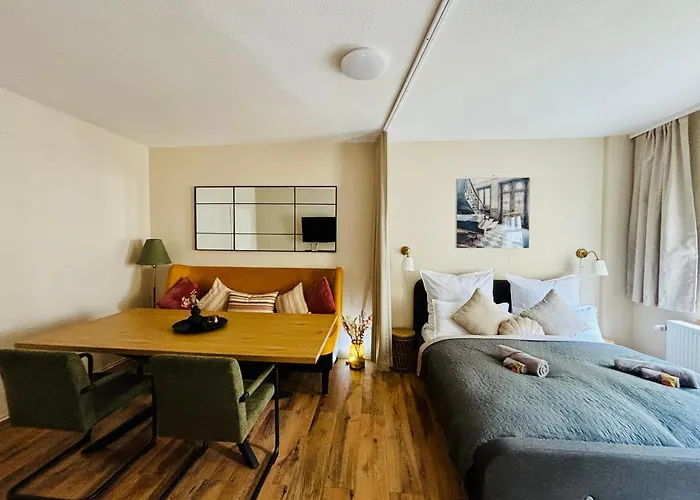 Aycatcherhomes - Chiron Boutique 2br Old Town